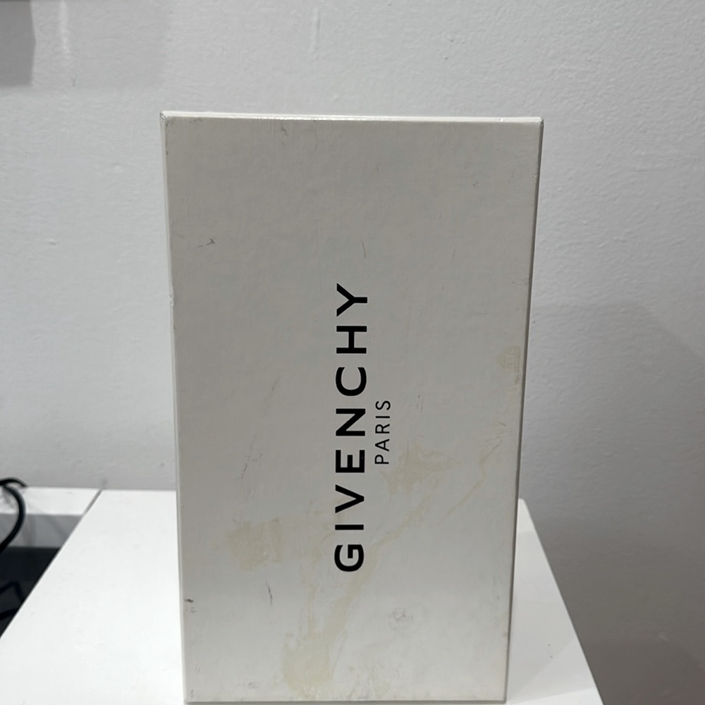 Givenchy Paris